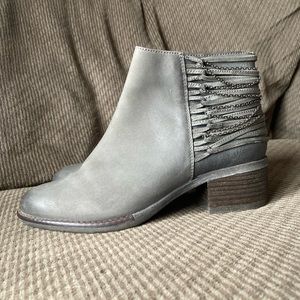 Steve Madden Macklemore boots gray size 5.5